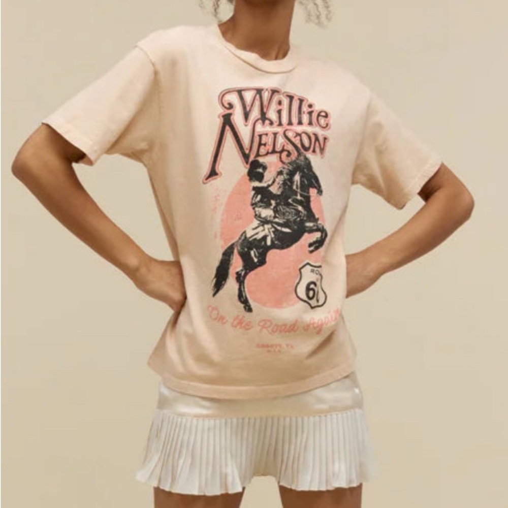 Daydreamer Willie Nelson Route 66 On the Road Again sz S Graphic Women’s T-shirt